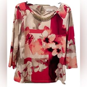 Calvin Klein Red and Pink Floral Top With heavy chain accent. Women’s size Large